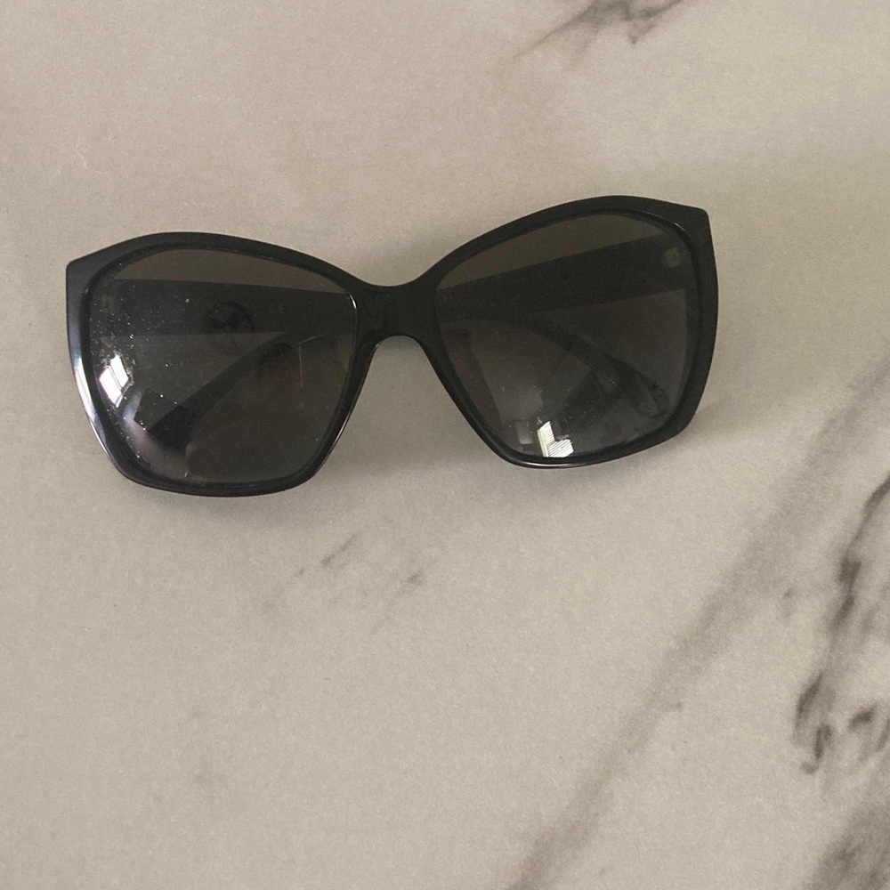 Gucci Black Oversized Cat-Eye Sunglasses